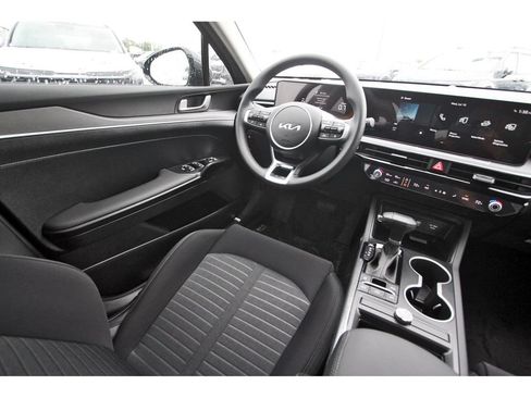 New 2026 Kia K5 LXS FWD image 8