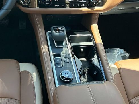 New 2026 Nissan Pathfinder Platinum w/ Cargo Package AWD/4WD image 18