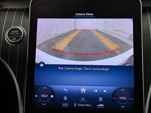 Used 2023 Mercedes-Benz C 300 C 300 image 9