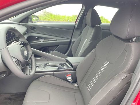 Used 2025 Hyundai Elantra Sport image 37