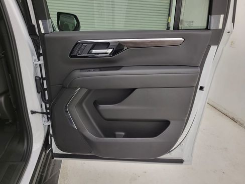 New 2026 Chevrolet Suburban LS RWD image 34
