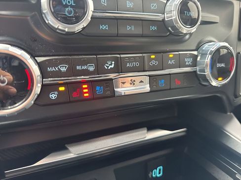 Used 2023 Ford F350 Platinum image 24