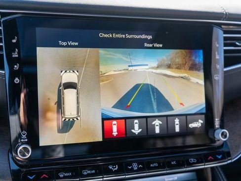 Used 2023 Jeep Grand Wagoneer 4WD w/ Flexible Seating Group image 39