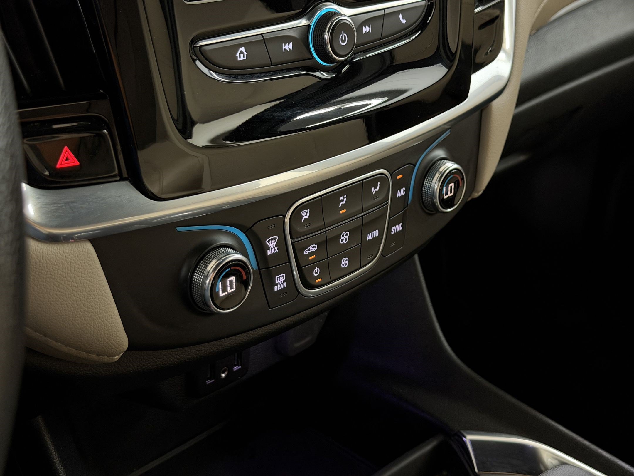 Used 2022 Chevrolet Traverse LS w/ LPO, Cargo Package FWD image 19