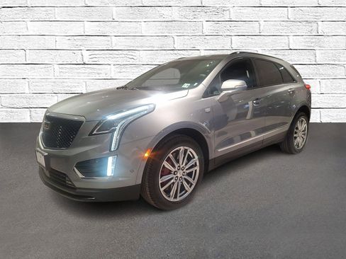 Certified 2023 Cadillac XT5 Sportv w/ Technology Package image 2