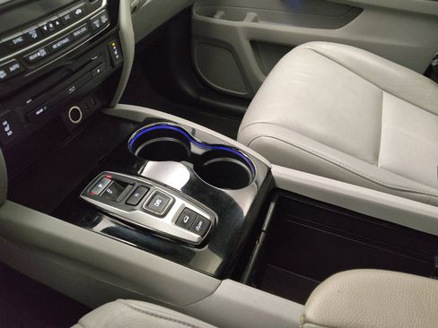 Used 2016 Honda Pilot Touring image 26
