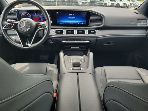 Used 2025 Mercedes-Benz GLS 450 4MATIC image 15