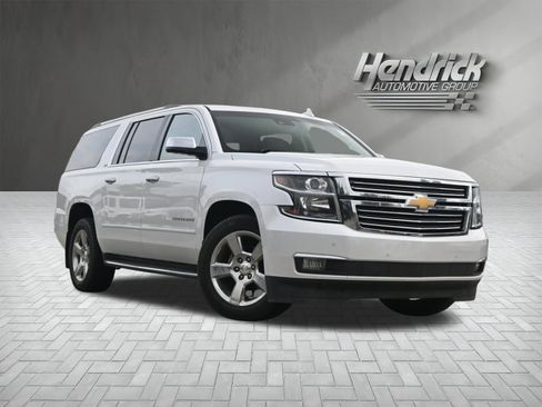 Used 2016 Chevrolet Suburban LTZ RWD image 2