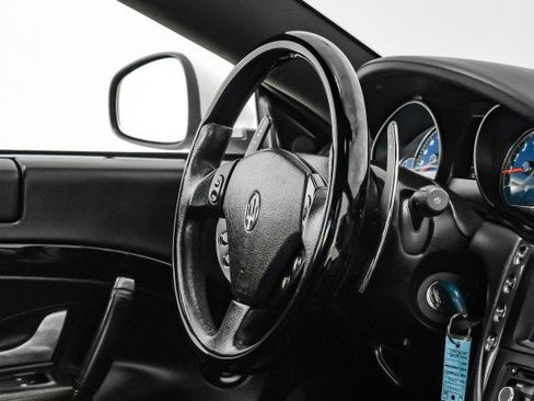 Used 2014 Maserati GranTurismo Sport image 11