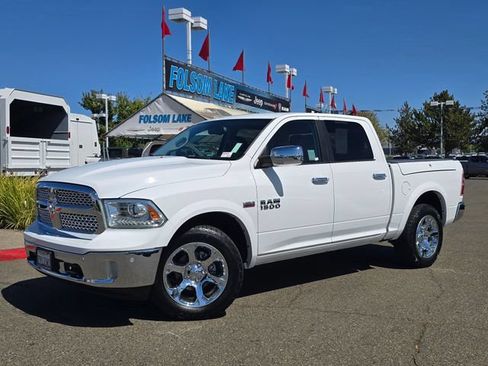 Used 2015 RAM 1500 Laramie w/ Convenience Group AWD/4WD image 3
