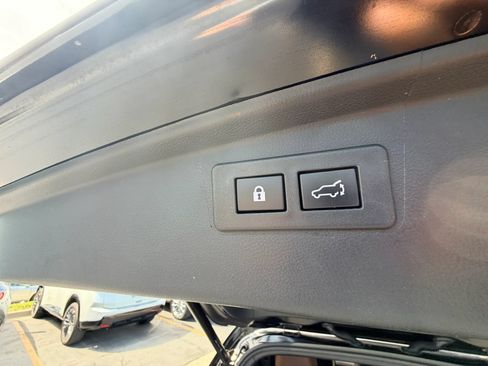 Used 2023 Subaru Outback Touring AWD/4WD image 30