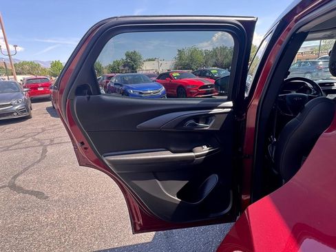 Used 2023 Chevrolet TrailBlazer RS FWD image 23
