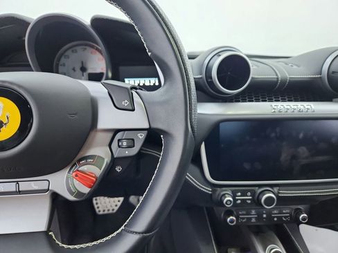 Used 2020 Ferrari Portofino image 29