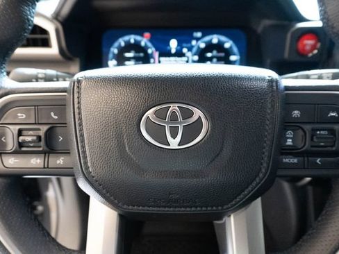 Used 2025 Toyota 4Runner TRD Off-Road Premium AWD/4WD image 30