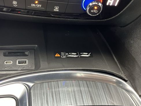 Certified 2023 Buick Enclave Essence w/ Experience Buick Package image 28