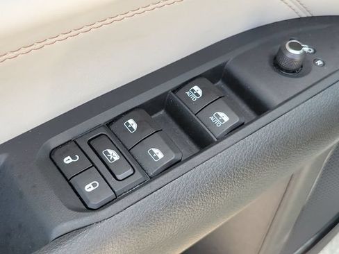 Used 2025 Jeep Compass Limited w/ Elite Group AWD/4WD image 23