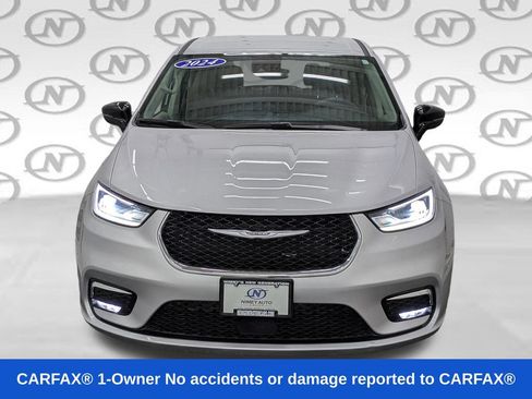Used 2024 Chrysler Pacifica Touring-L FWD image 28
