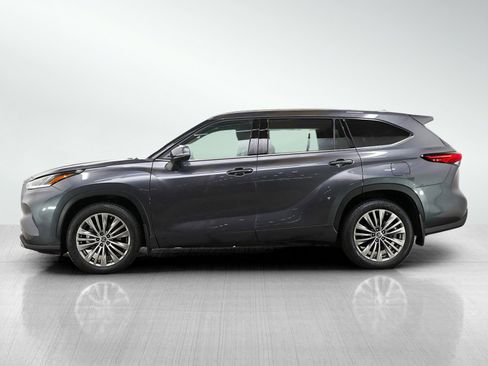Used 2021 Toyota Highlander Platinum AWD/4WD image 2
