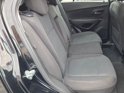 Used 2020 Chevrolet Trax LS w/ LPO, Cargo Package FWD image 10