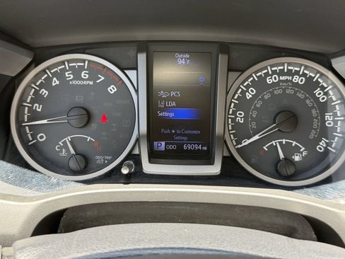 Used 2019 Toyota Tacoma SR5 RWD image 30