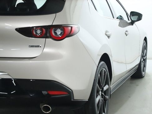 Used 2022 MAZDA MAZDA3 s image 46