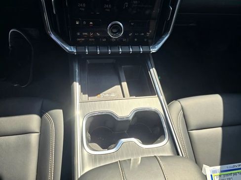 Used 2024 GMC Acadia Elevation w/ Super Cruise Package AWD/4WD image 16
