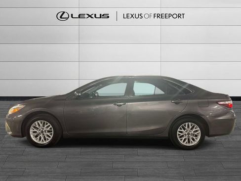 Used 2017 Toyota Camry XLE FWD image 4