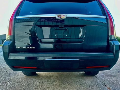 Used 2018 Cadillac Escalade ESV Premium Luxury AWD/4WD image 6