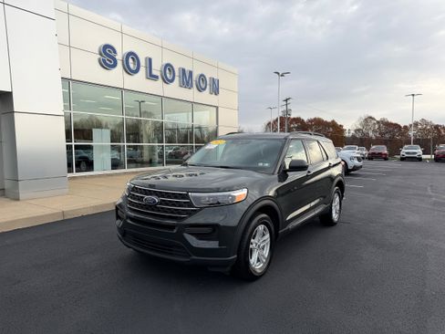 Certified 2023 Ford Explorer XLT image 2