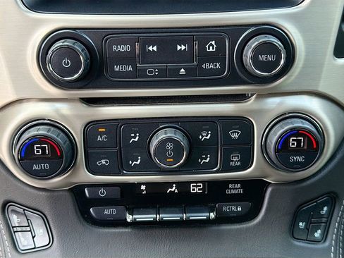 Used 2020 GMC Yukon Denali w/ Denali Premium Package AWD/4WD image 34