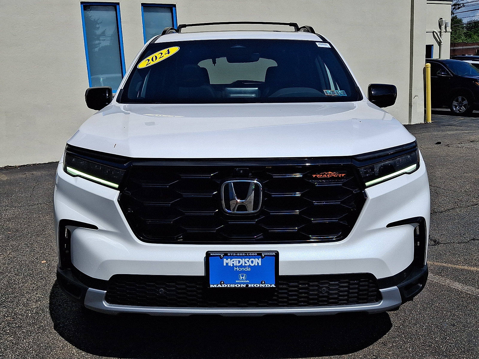 Used 2024 Honda Pilot TrailSport image 2