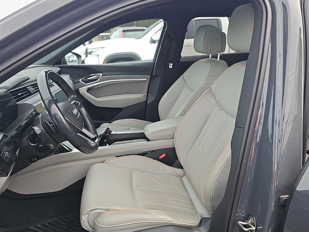 Certified 2024 Audi Q8 e-tron Premium Plus AWD/4WD image 3
