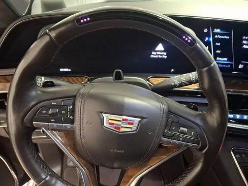 Used 2023 Cadillac Escalade Sport Platinum AWD/4WD image 13