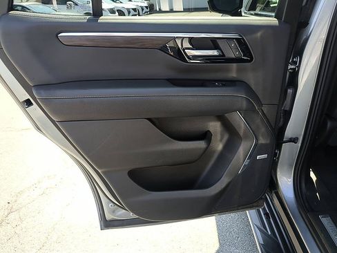 Certified 2025 Chevrolet Tahoe Premier AWD/4WD image 28