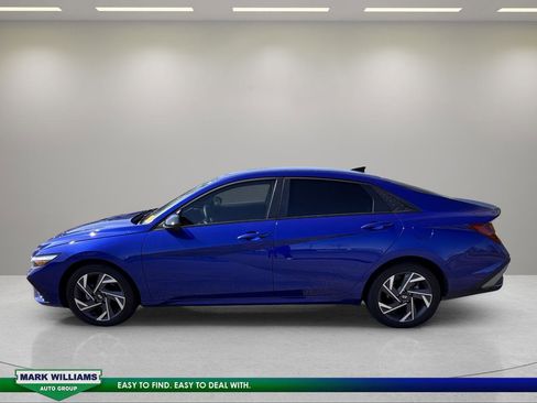 Used 2025 Hyundai Elantra Sport image 4