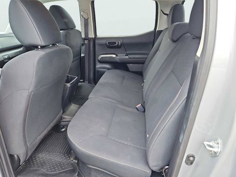 Used 2021 Toyota Tacoma SR5 w/ Trail Edition image 28