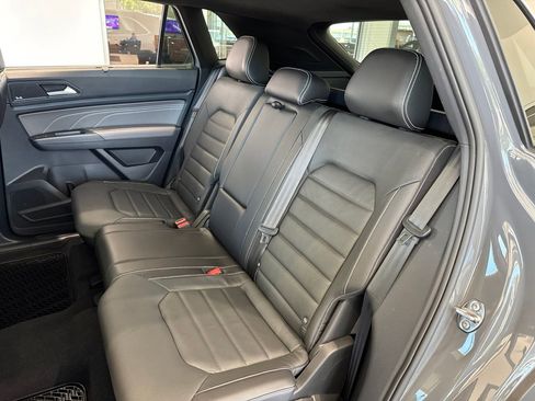 Used 2023 Volkswagen Atlas Cross Sport SEL Premium R-Line AWD/4WD image 39