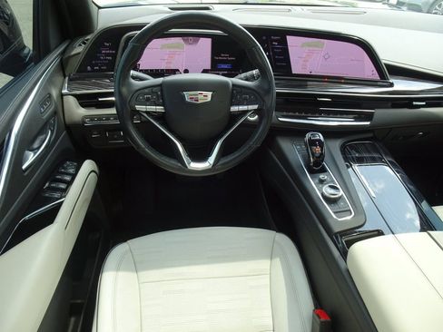 Used 2021 Cadillac Escalade Sport w/ Driver Assist Tech Package AWD/4WD image 14