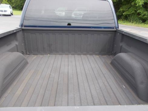 Used 2005 GMC Sierra 1500 SLE w/ Safe And Sound Package RWD image 17