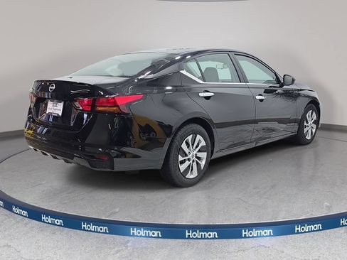 Used 2024 Nissan Altima 2.5 S FWD image 6