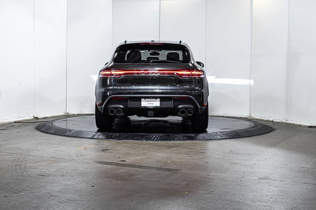 Certified 2025 Porsche Macan S AWD/4WD image 6