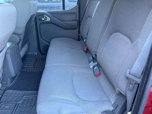Used 2014 Nissan Frontier SV w/ SV Value Truck Package AWD/4WD image 9