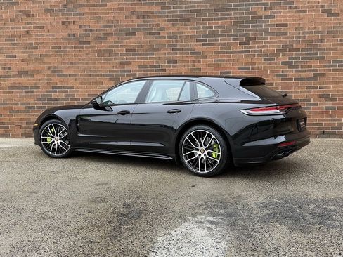 Certified 2022 Porsche Panamera 4 image 3