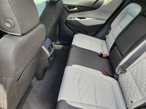 Used 2020 Chevrolet Equinox LS w/ LS Convenience Package FWD image 29