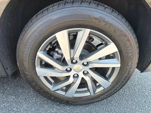 Used 2024 Chevrolet Equinox Premier AWD/4WD image 24