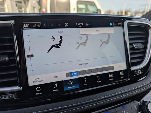 New 2026 Chrysler Pacifica Limited image 30