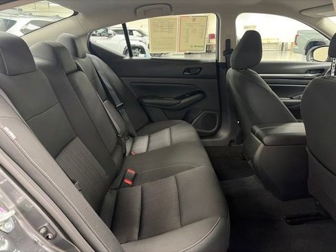 Used 2023 Nissan Altima 2.5 SV FWD image 10