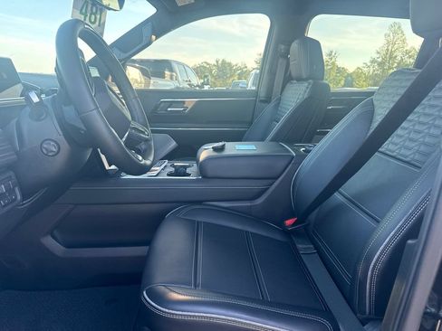Used 2025 GMC Sierra EV Denali AWD/4WD image 12