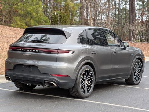Certified 2025 Porsche Cayenne Coupe AWD/4WD image 7