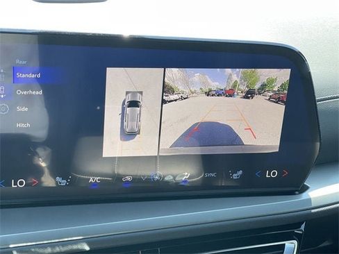 New 2025 Chevrolet Traverse LT w/ Enhanced Driving Package image 15